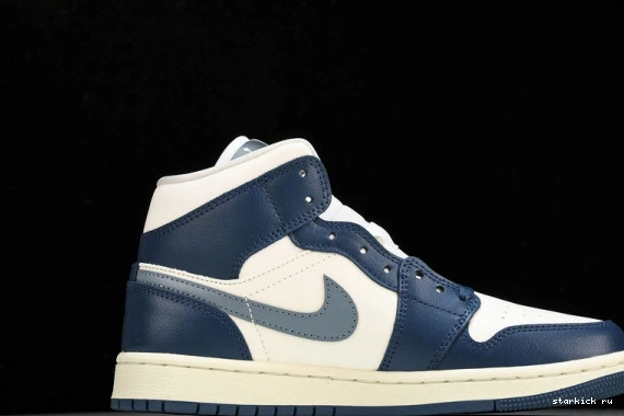 BQ6472-414 BQ6472-414 Blue Jordan  Mid Air  1 French 0104